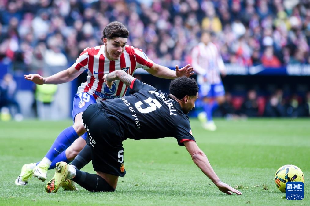 奥拉迪波：库里是史上最佳，打高尔夫的身体却改变NBA