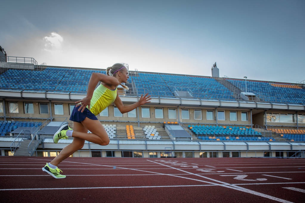 下班挺早！三节没打完 马里奇无球被吹犯规&5犯离场